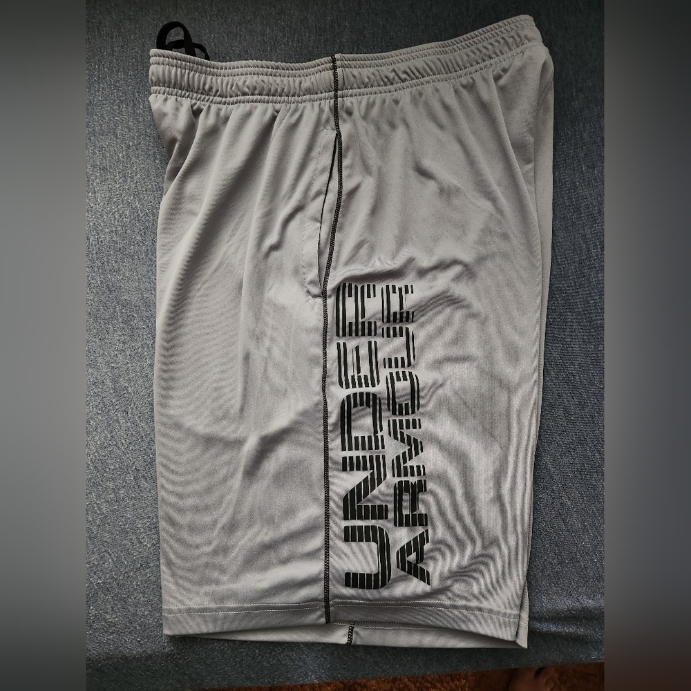 Under Armour Men's Light Gray Athletic Shorts with Black Logo